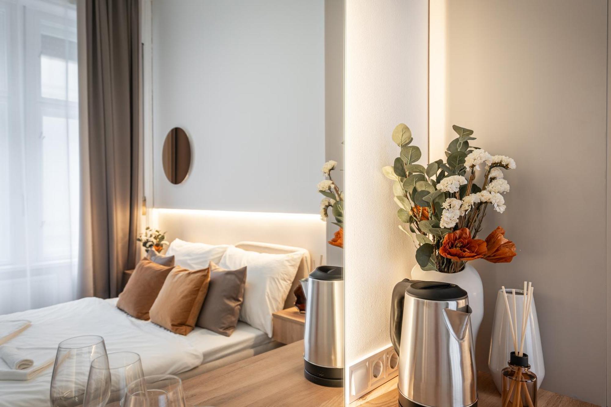 You Boutique Suites, Best Location By Bqa Budapest Exterior foto